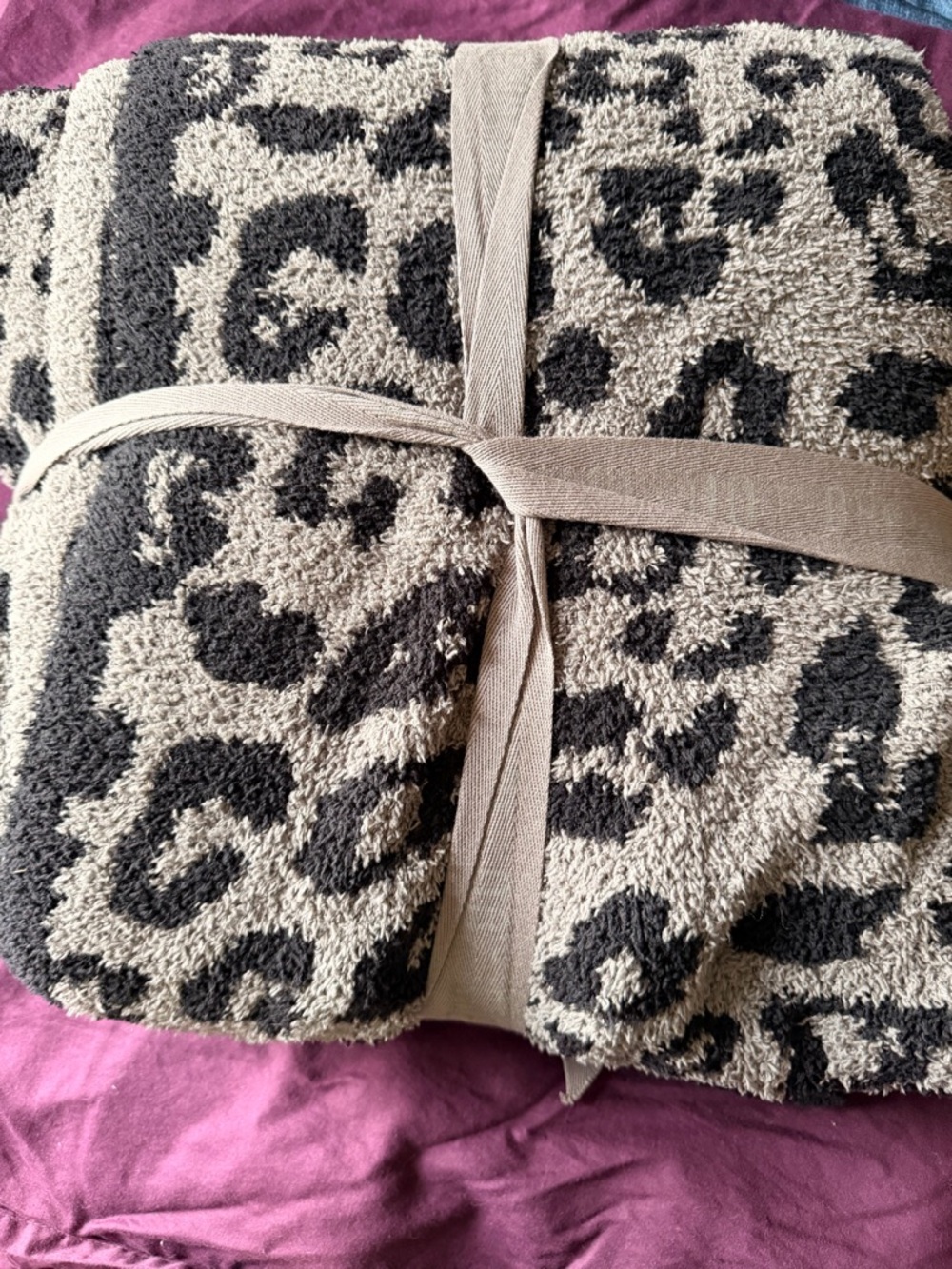 Barefoot Dreams Cozy Chic Leopard Blanket Throw 54”x72” Charcoal Black BNWT - Picture 6 of 7